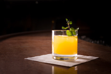 スクリュードライバーのカクテルレシピ 割合 ゴールデンスクリュー解説 ソルト